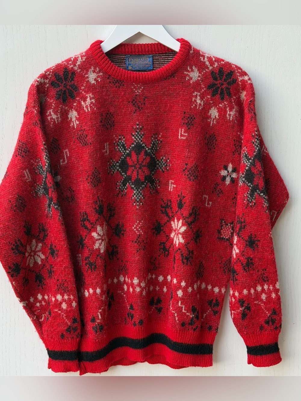 Vintage Pendleton 100% Virgin Wool Ski Snowflake Sweater USA Sz Large